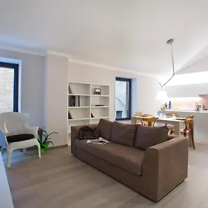 apartment-tolomei.it-tuscanyhotel.com/